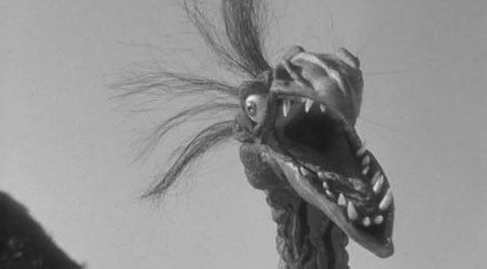 人類危機一髪！巨大怪鳥の爪の画像