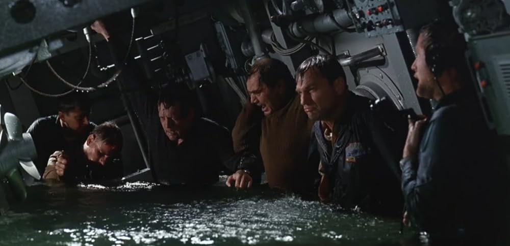 「北極の基地／潜航大作戦」アーネスト・ボーグナイン & パトリック・マクグーハンの画像