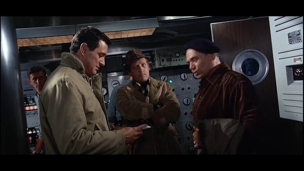 北極の基地／潜航大作戦の画像