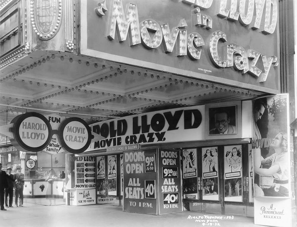 ロイドの活動狂の画像