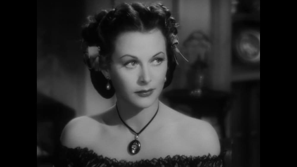 奇妙な女の画像