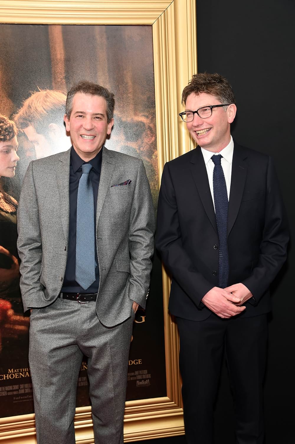 遥か群衆を離れての画像