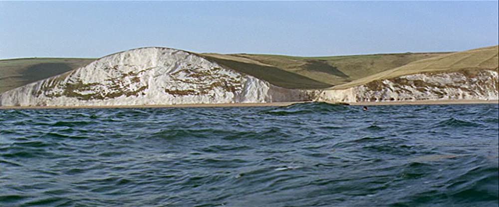 遥か群衆を離れての画像