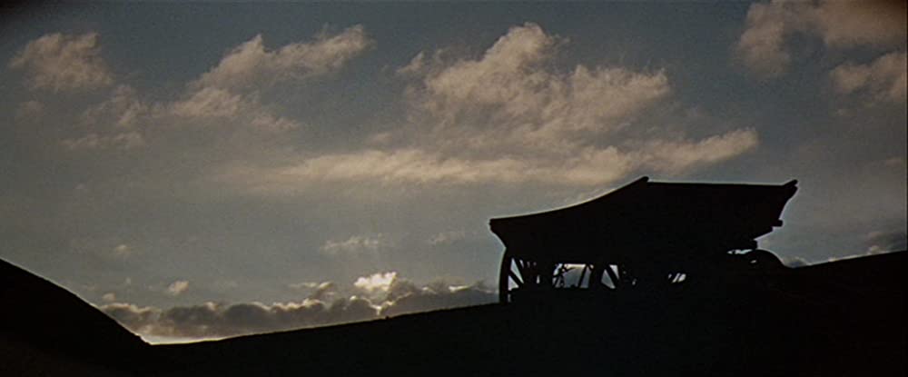 遥か群衆を離れての画像