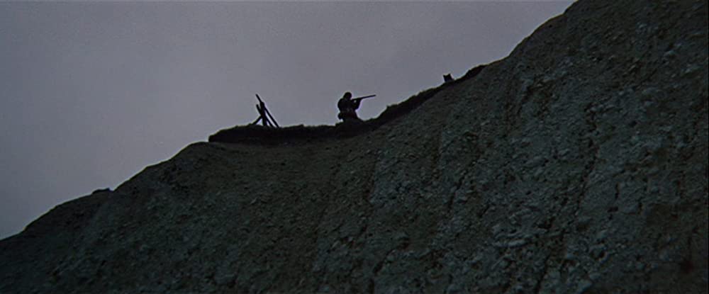 遥か群衆を離れての画像