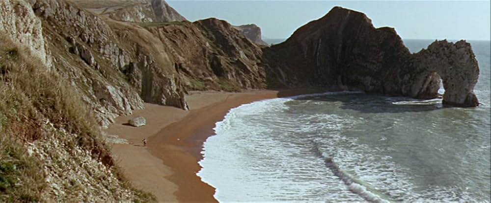 遥か群衆を離れての画像