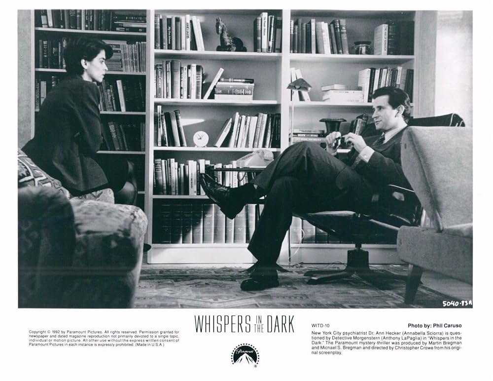 暗闇のささやきの画像