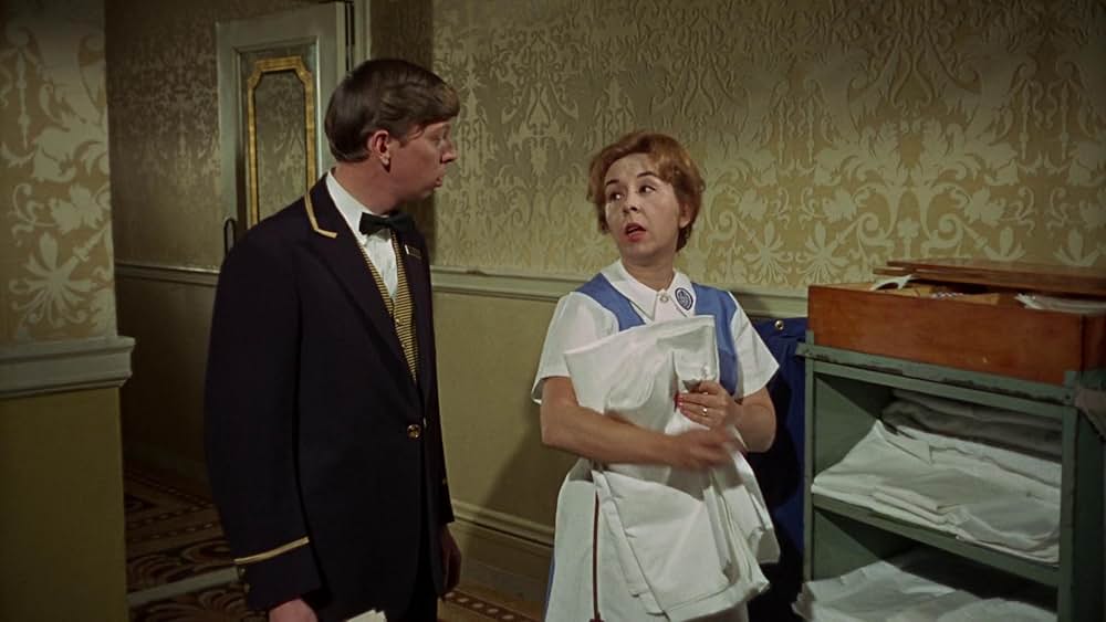 裸足で散歩の画像