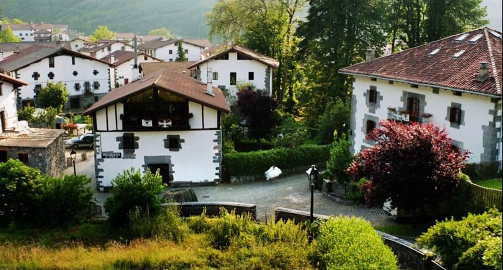 オチョ・アペリードス・バスコスの画像