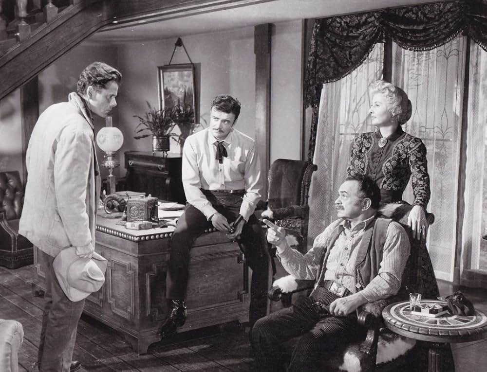 欲望の谷の画像