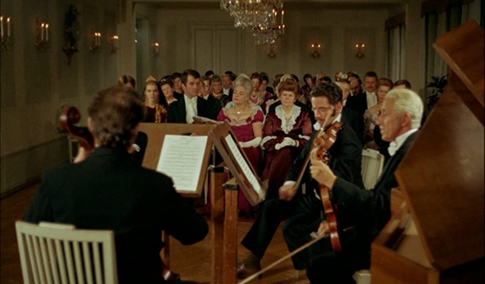 「みじかくも美しく燃え」の画像