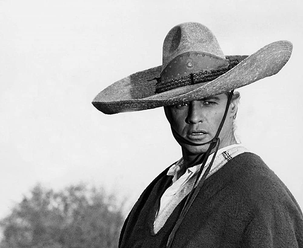 「シェラマドレの決斗」マーロン・ブランドの画像