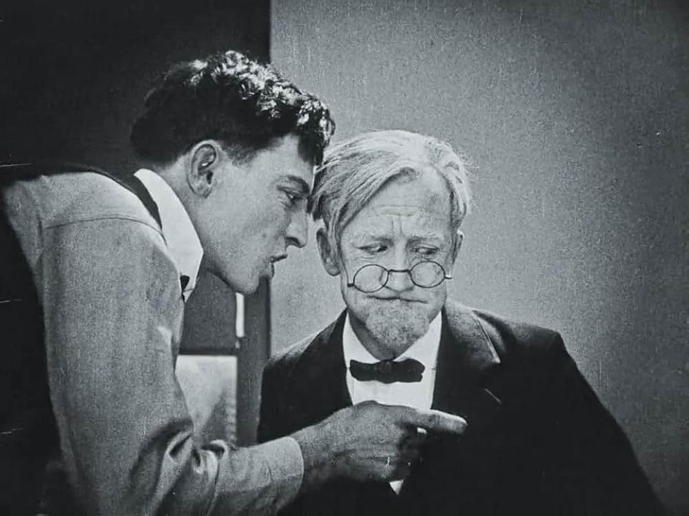 キートンの隣同士の画像