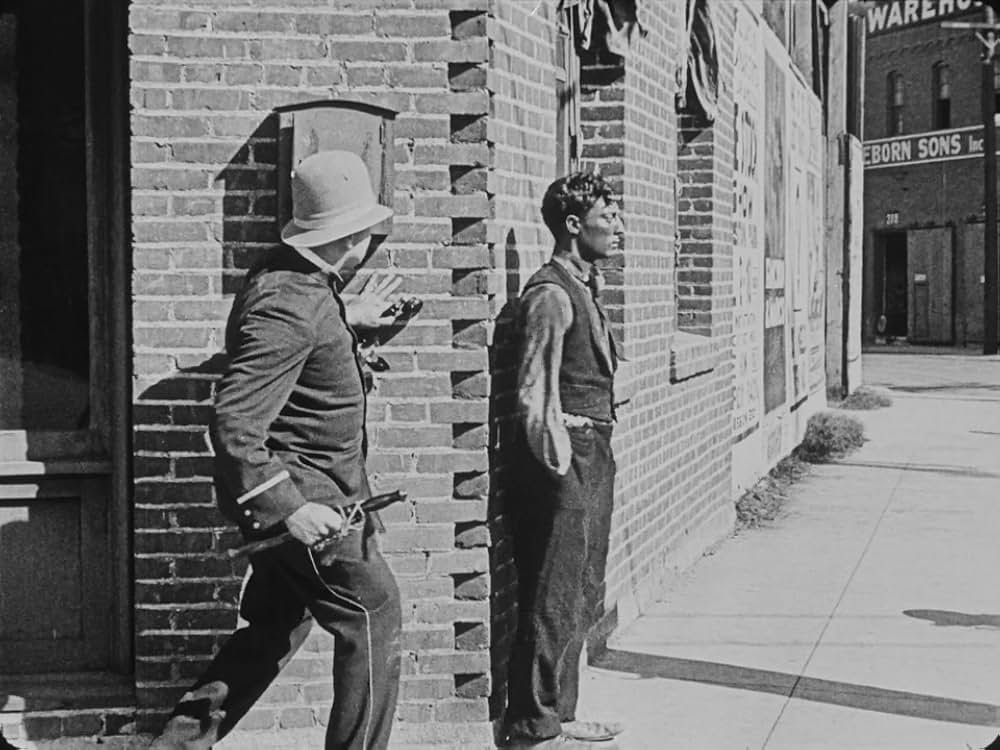 キートンの隣同士の画像