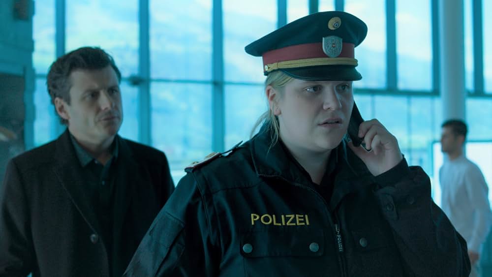 水辺の謎の写真