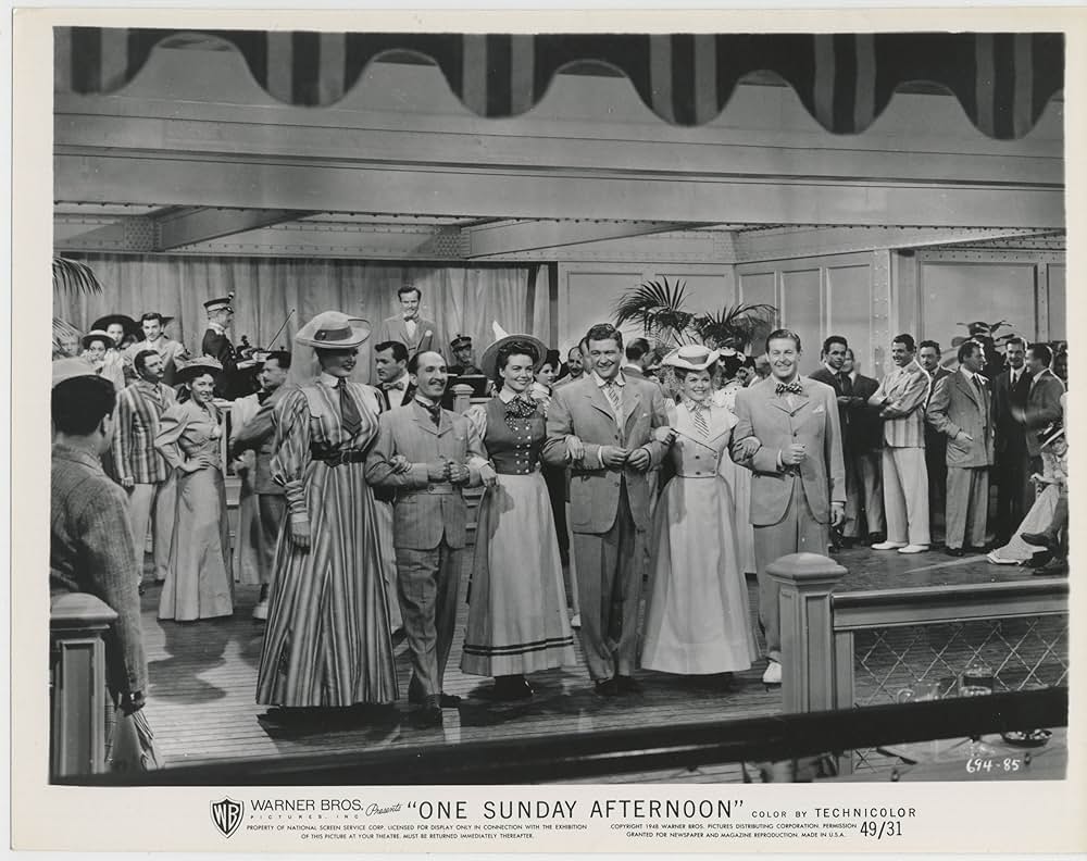 或る日曜日の午後の画像