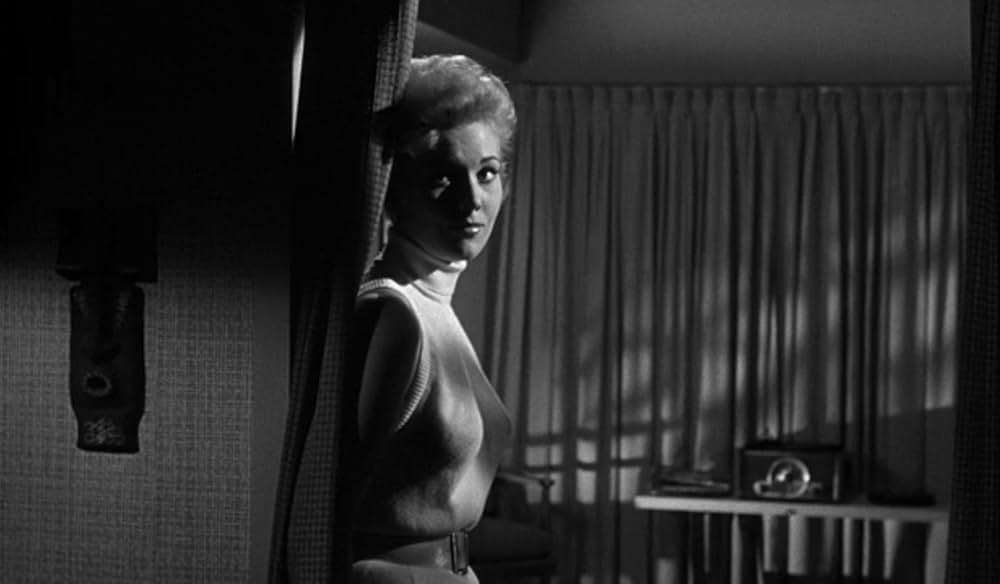 殺人者はバッヂをつけていたの画像