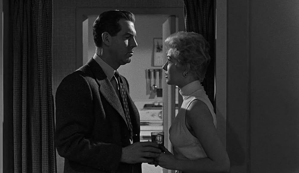 殺人者はバッヂをつけていたの画像