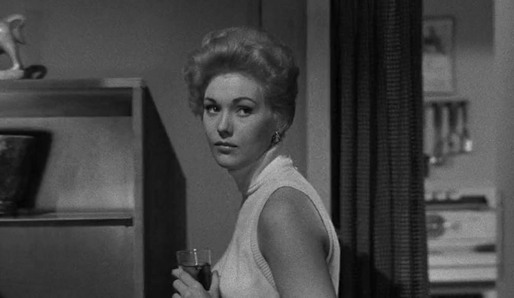 殺人者はバッヂをつけていたの画像