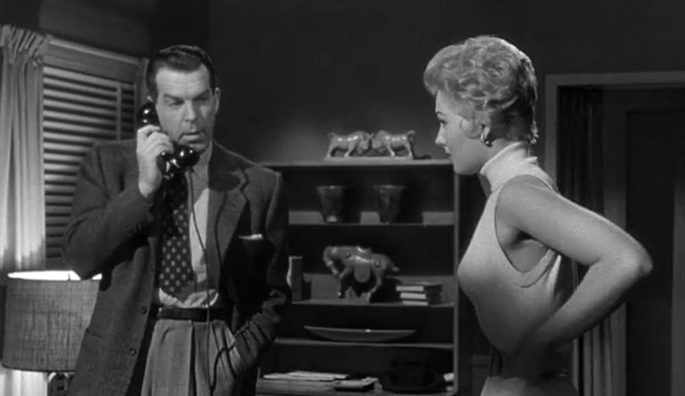 殺人者はバッヂをつけていたの画像