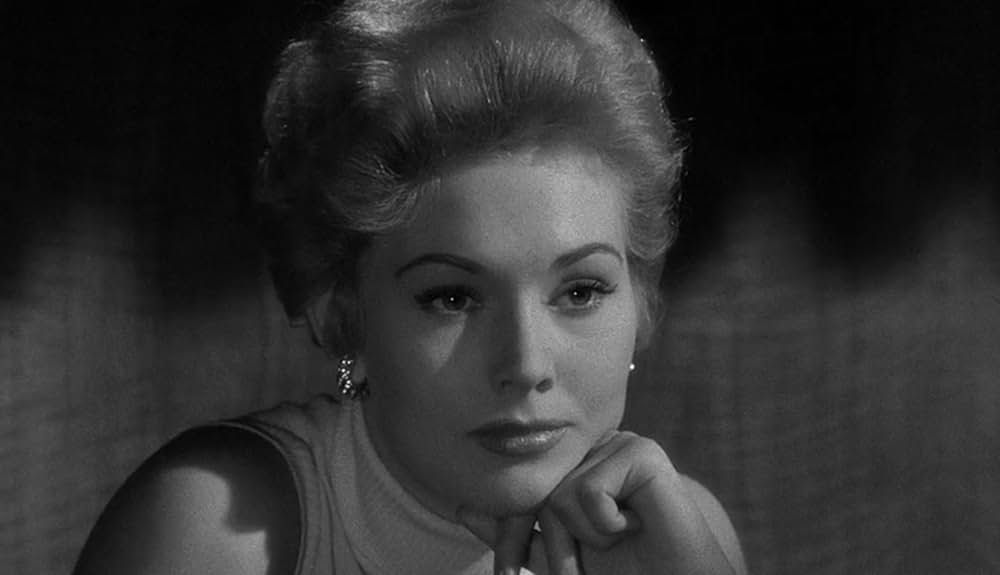 殺人者はバッヂをつけていたの画像