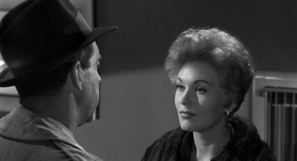 殺人者はバッヂをつけていたの画像