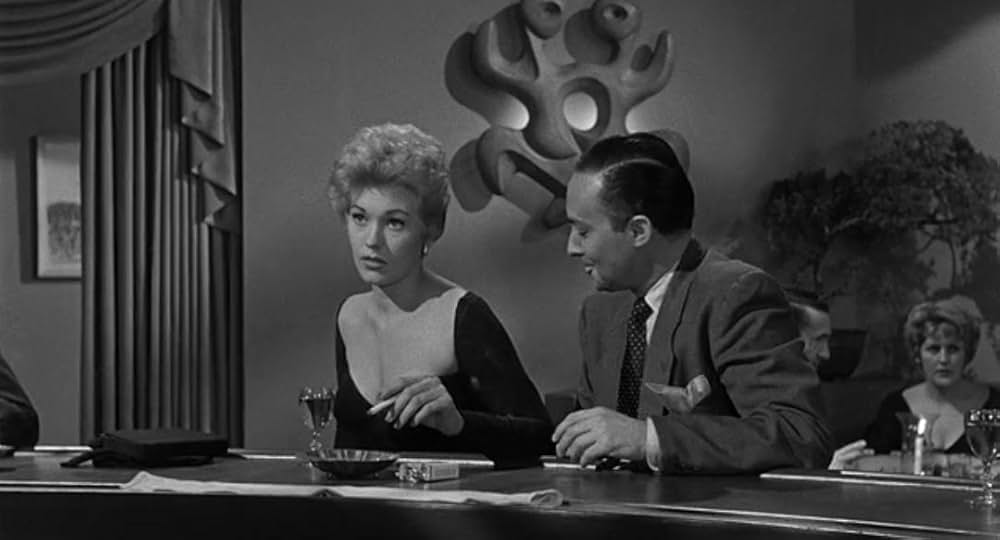 殺人者はバッヂをつけていたの画像