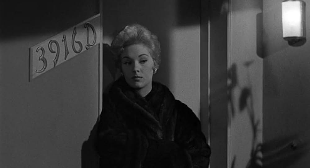 殺人者はバッヂをつけていたの画像