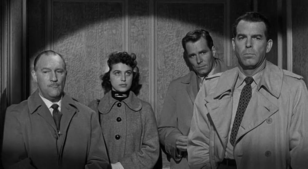 殺人者はバッヂをつけていたの画像