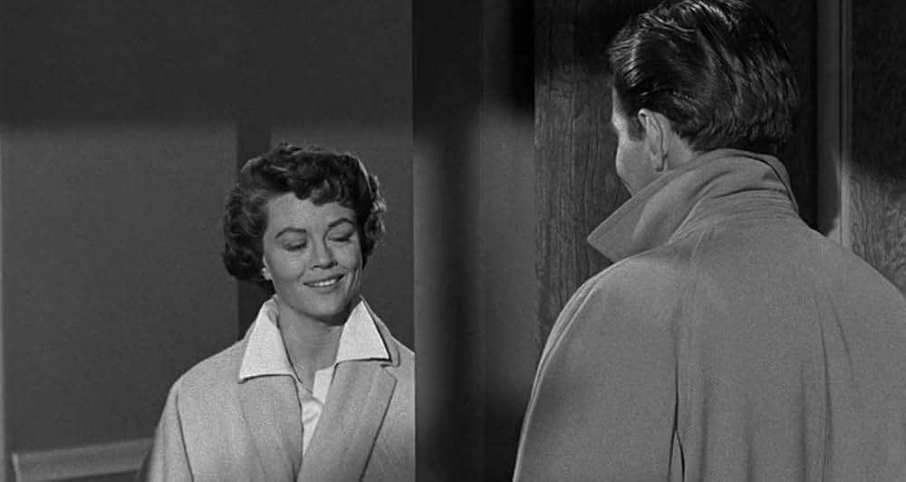 殺人者はバッヂをつけていたの画像