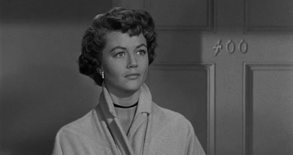 殺人者はバッヂをつけていたの画像