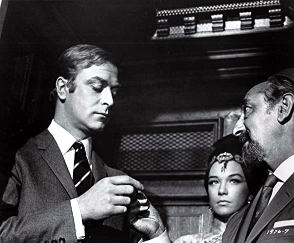 「泥棒貴族」マイケル・ケイン & シャーリー・マクレーン & ジョン・アボットの画像