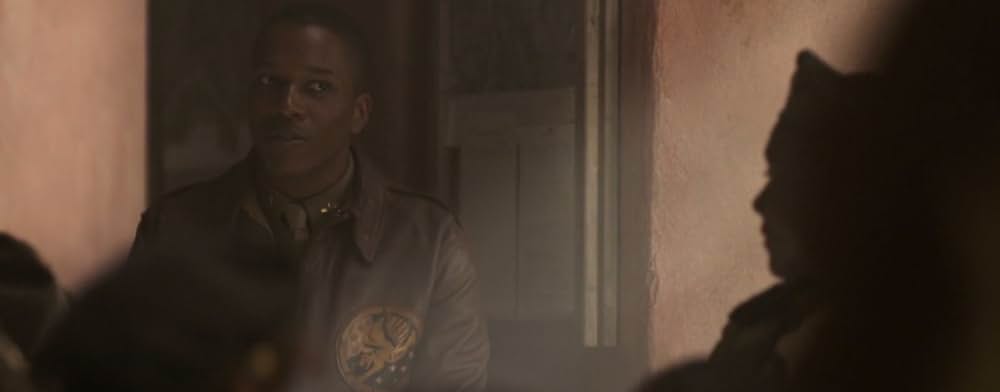 レッド・テイルズの画像