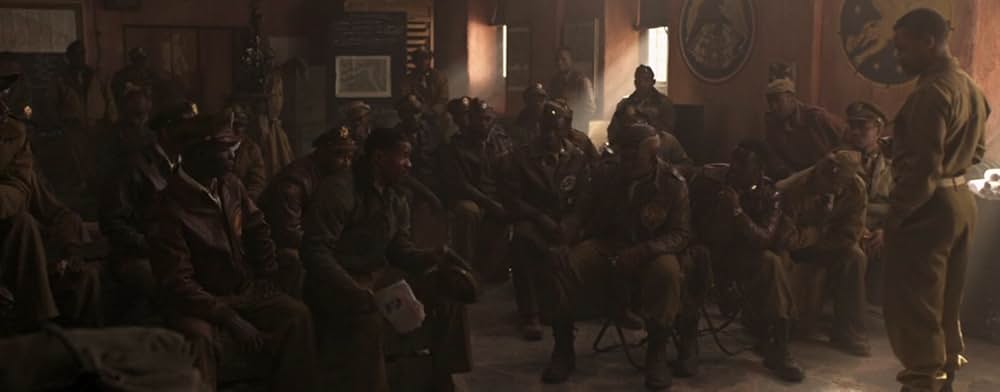 レッド・テイルズの画像