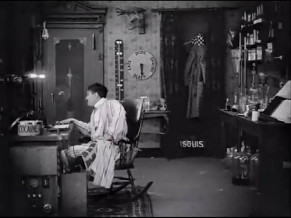 跳ねる魚の謎の画像