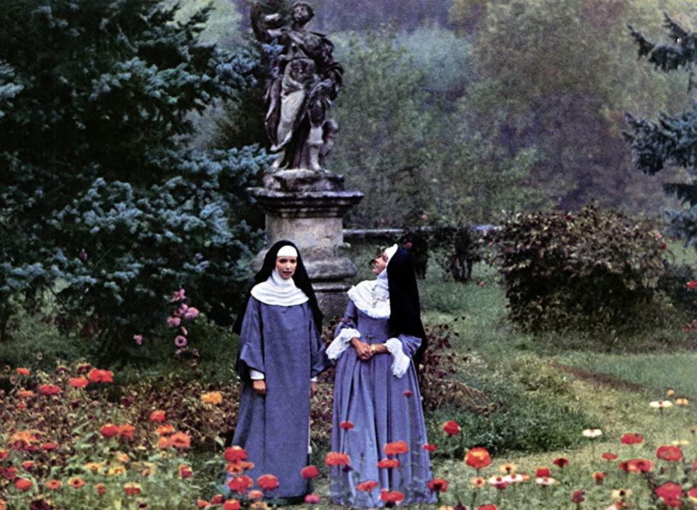 「修道女」リゼロッテ・プルファー & アンナ・カリーナの画像