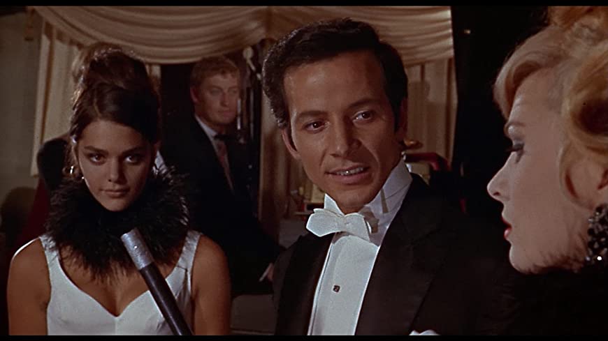 「唇からナイフ」ティナ・オーモンの画像