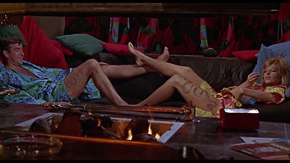 「唇からナイフ」マイケル・クレイグ & モニカ・ビッティの画像