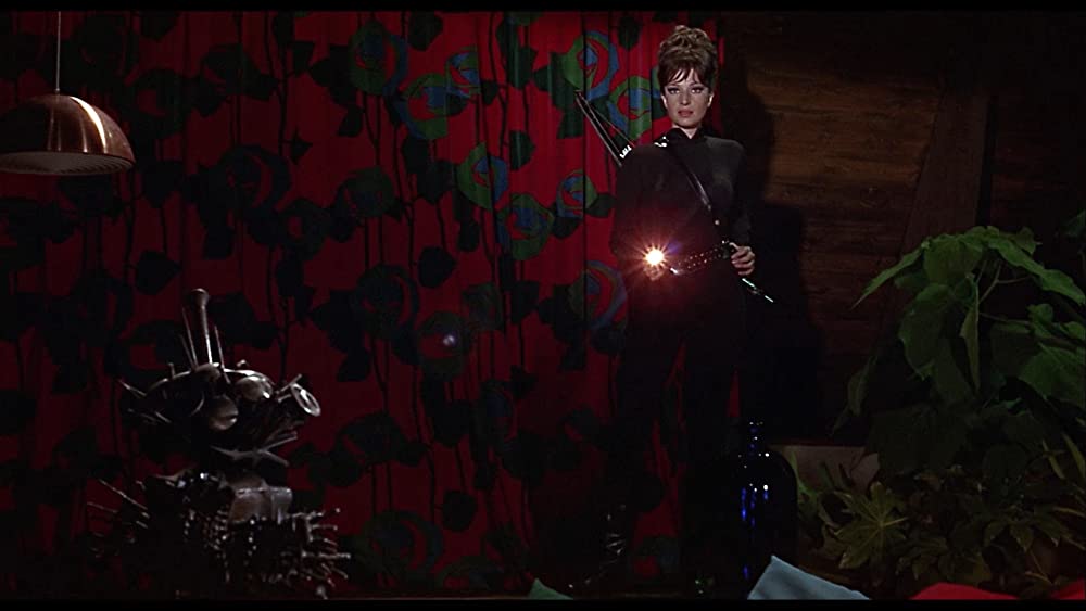 唇からナイフの画像