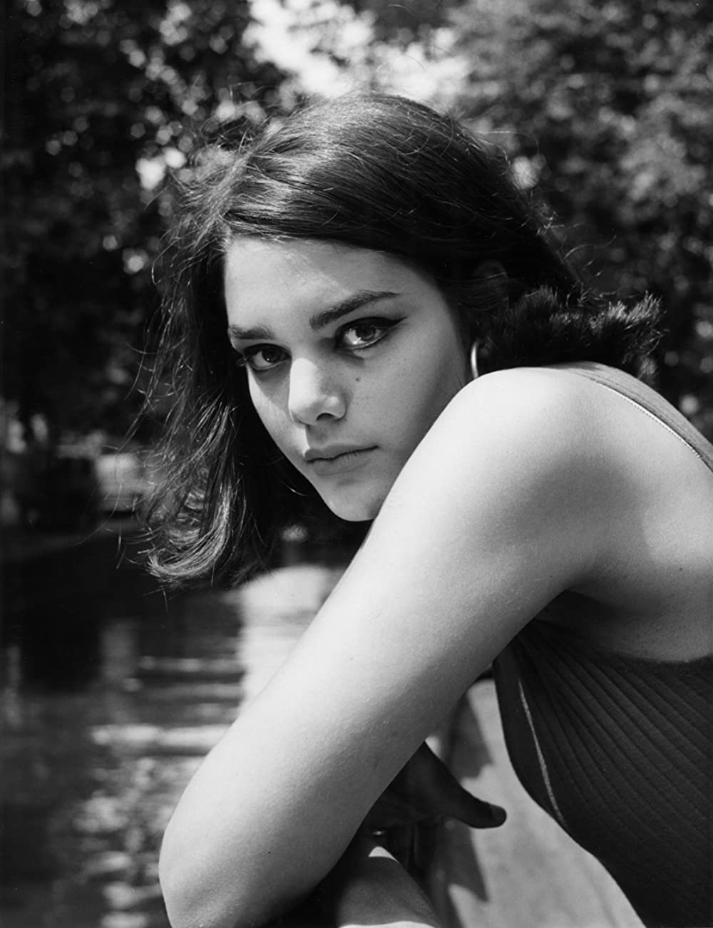 唇からナイフの画像