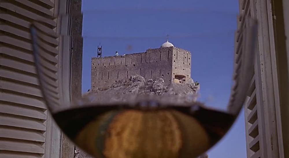 唇からナイフの画像