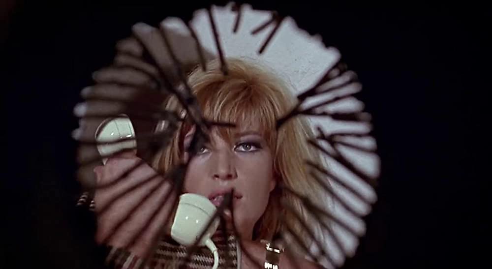 唇からナイフの画像