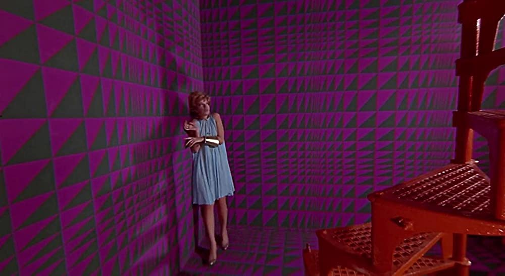 唇からナイフの画像