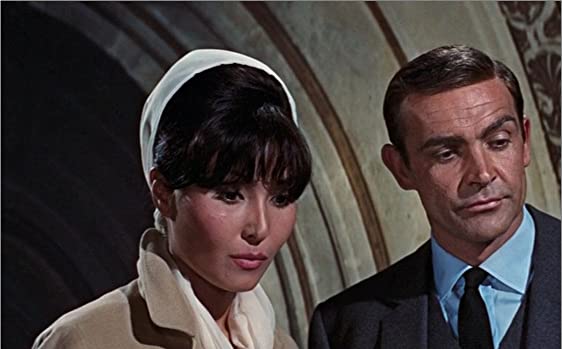 「007／サンダーボール作戦」ショーン・コネリー & Mitsoukoの画像