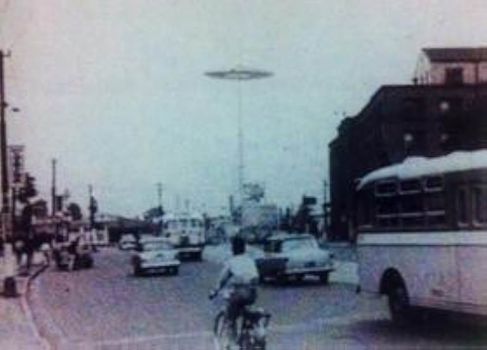 空飛ぶ円盤恐怖の襲撃の画像