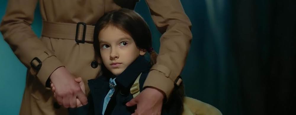 エルフと不思議な猫の画像