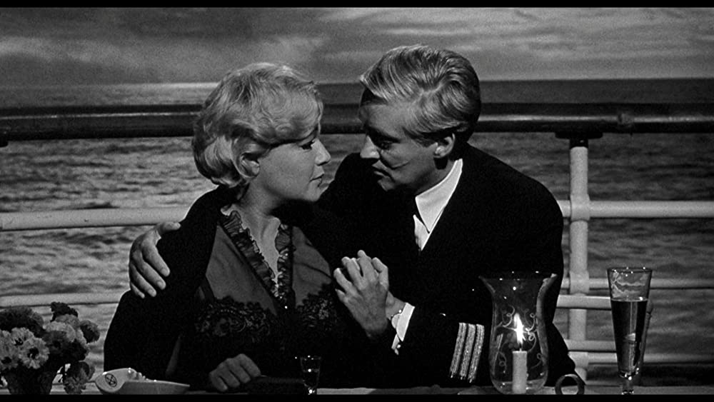 愚か者の船の画像