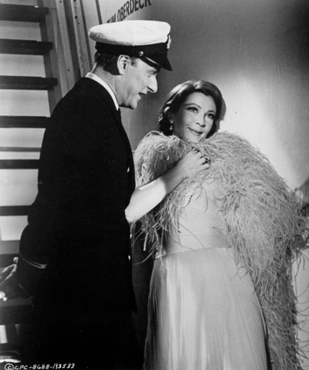 愚か者の船の画像