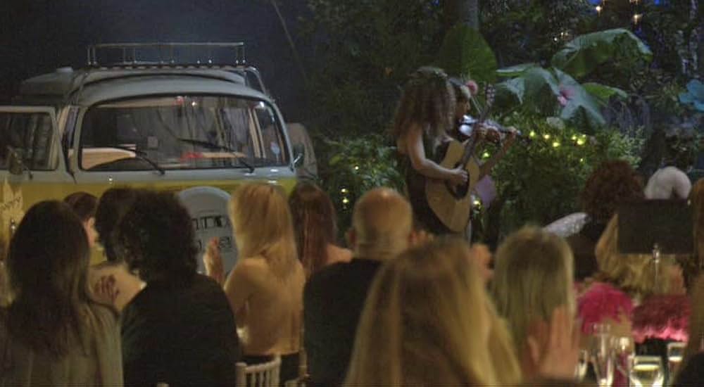 コンフェッティ 仰天！結婚コンテストの画像