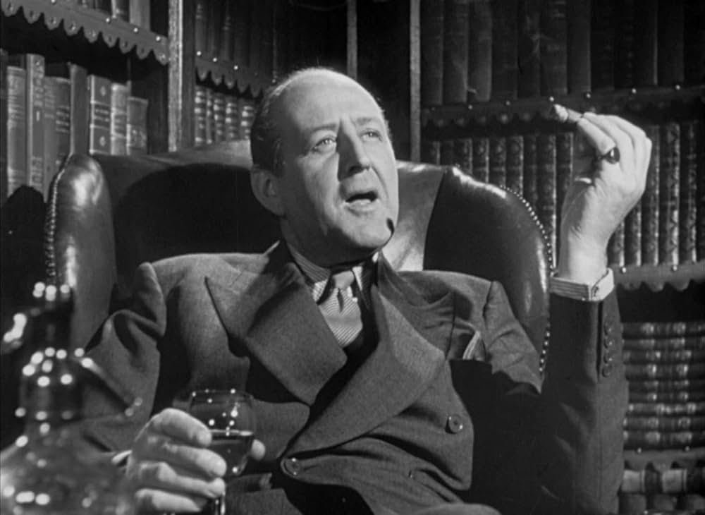 白衣の男の画像